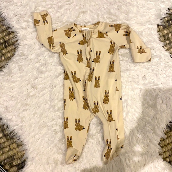 5 assorted onesies all size 000 - Picture 3 of 6